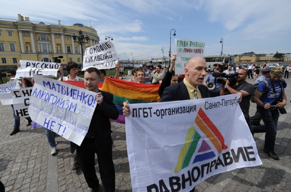 Pochody gayů a leseb budou asi v Petrohradu zakázané.