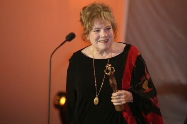 Herečka Vlasta Chramostová.