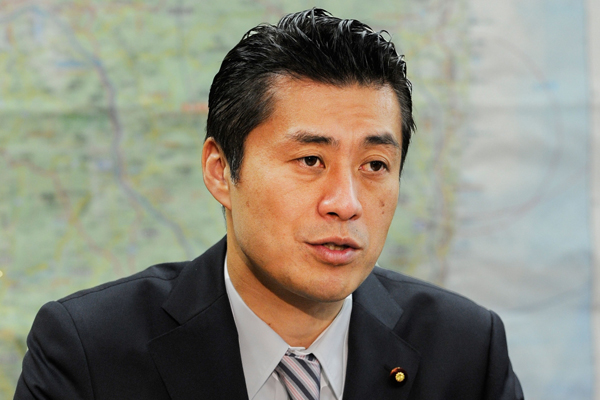 Góši Hosono, japonský ministr životního prostředí.