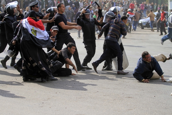 Demonstrace v Egyptě si vyžádaly dva mrtvé a stovky zraněných (ilustrační foto). Demonstrace v Egyptě si vyžádaly dva mrtvé a stovky zraněných (ilustrační foto).