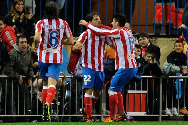 Fotbalisté Levante neodolali silnému tlaku soupeře a po přestřelce v posledních 22 minutách prohráli 2:3 na hřišti Atlétika Madrid.