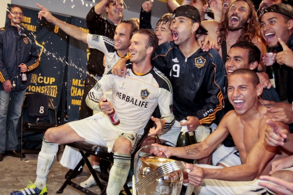 David Beckham slaví se spoluhráči titul v MLS.