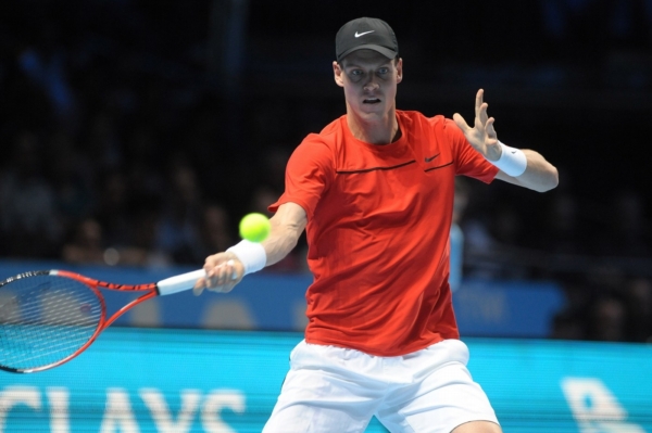 Tomáš Berdych v zápase s Novakem Djokovičem.