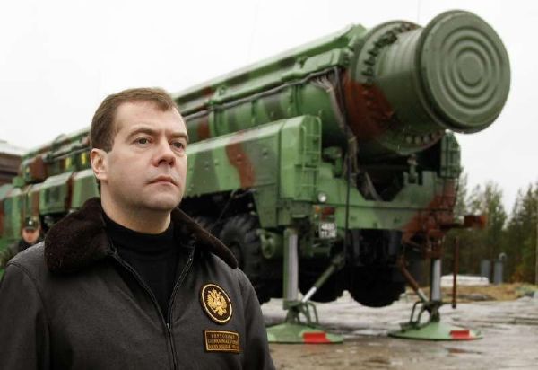 Medveděv na raketové základně Plesetsk.