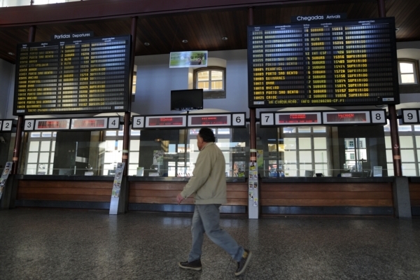 Portugalskou dopravu ochromila generální stávka.