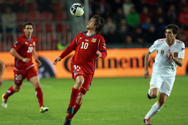 Opustí Tomáš Rosický (uprostřed) londýnský Arsenal? Opustí Tomáš Rosický (uprostřed) londýnský Arsenal?