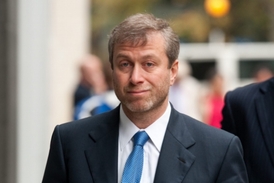 Ruský podnikatel a majitel Chelsea Roman Abramovič.