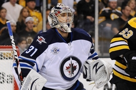 Gólman Ondřej Pavelec.