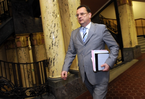 Účinných plánů, jak zatočit s korupcí, jsme připravili dost, tvrdí premiér Petr Nečas.
