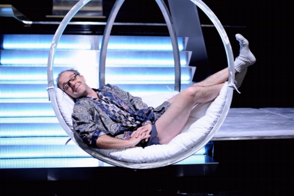 Luboš Veselý jako Bruce Gold.