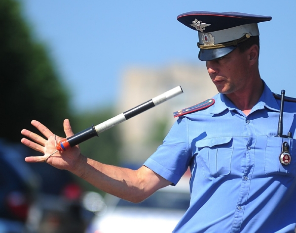 Policista byl přistižen při braní úplatku, bankovky snědl (ilustrační foto).