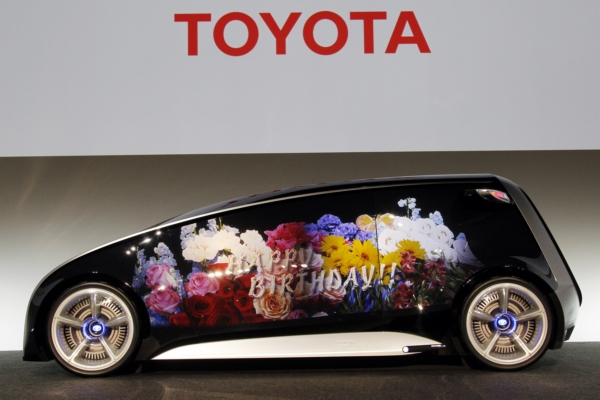 Podle představitelů Toyoty nejde o auto, ale o chytrý telefon na čtyřech kolech.