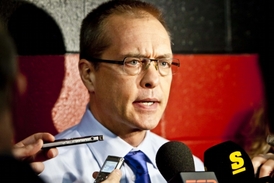 Trenér Paul Maurice poslal Kaberleho na tribunu. Pak byl klubem odvolán.