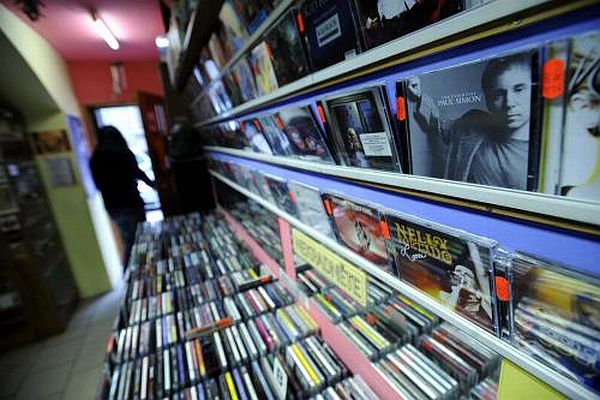 Bazar CD - ilustrační foto.