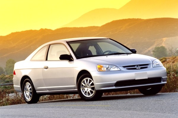 Honda Civic modelového roku 2001. Patří k "ohroženému druhu".