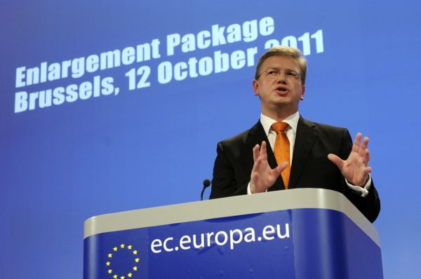 Ukrajinci oceněný český eurokomisař Füle.