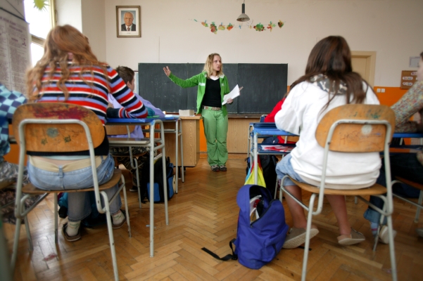 Panely, z nichž může unikat azbest, jsou nejméně ve 293 školách (ilustrační foto). Panely, z nichž může unikat azbest, jsou nejméně ve 293 školách (ilustrační foto).