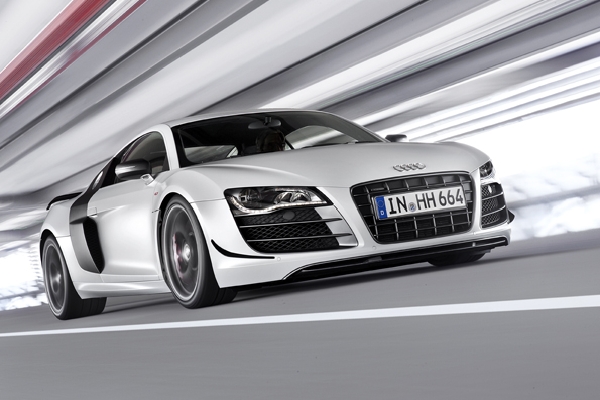 Audi R8 GT získalo cenu SportsCar roku 2011 v kategorii sériově vyráběných supersportů.