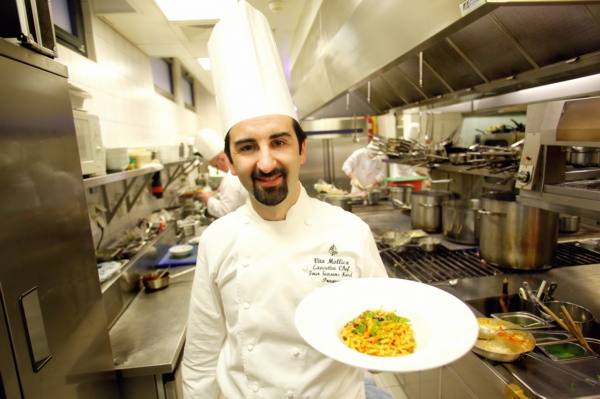 Vito Mollica v době, kdy vedl restauraci Allegro v Praze. Vito Mollica v době, kdy vedl restauraci Allegro v Praze.