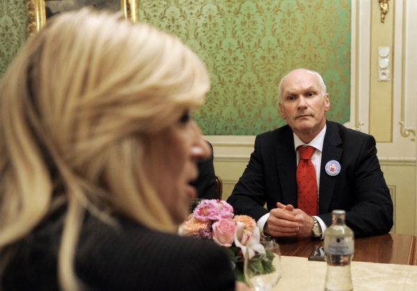 Slovenská premiérka Iveta Radičová a šéf lékařských odborů Marian Kollár.