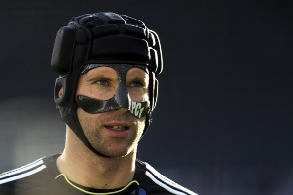 Gólman Chelsea Petr Čech.
