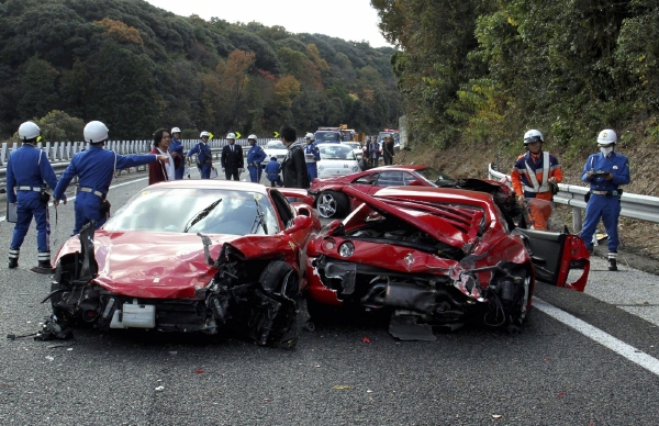 Policie stále příčiny nehody vyšetřuje.