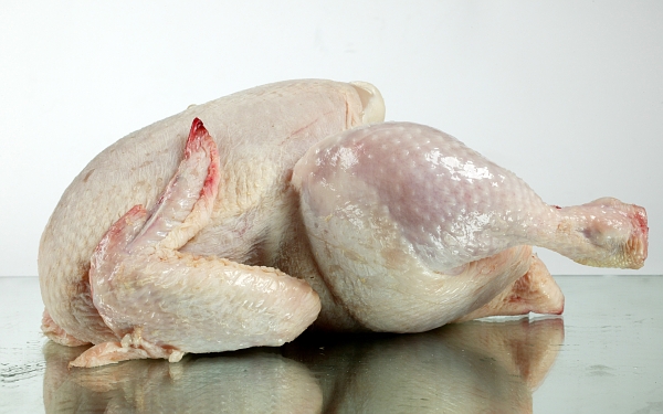 V supermarketu se prodávalo zkažené kuřecí maso (ilustrační foto).