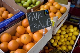 Většina nabízených produktů je bio a fair trade.