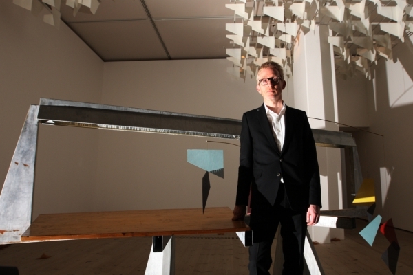 Martin Boyce se svou instalací Mají slova hlasy?