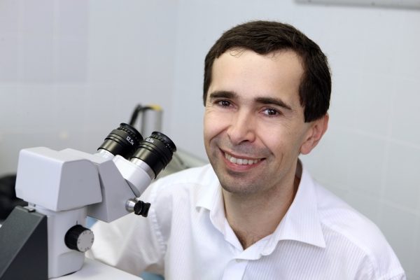 Primář Pavel Stodůlka patří k české špičce v očním lékařství.