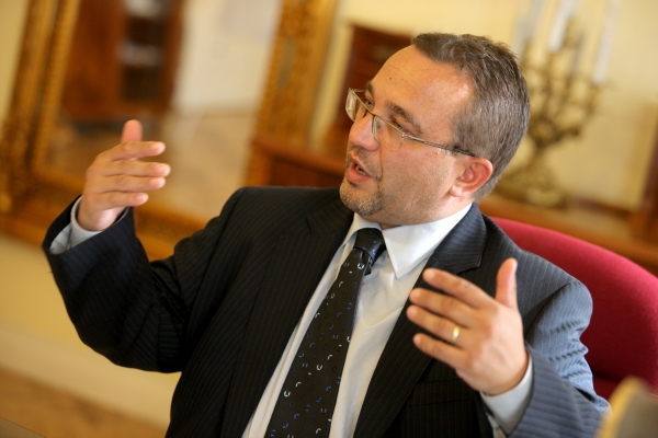 Odboráři jen mluví a nejednají ve prospěch učitelů, řekl Dobeš.