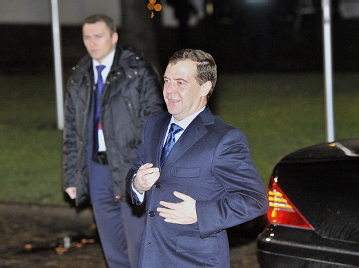 Ruský prezident Dmitrij Medveděv po příjezdu na Strahov.