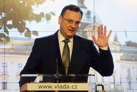 Premiér Petr Nečas dává o Vánocích sbohem starostem.