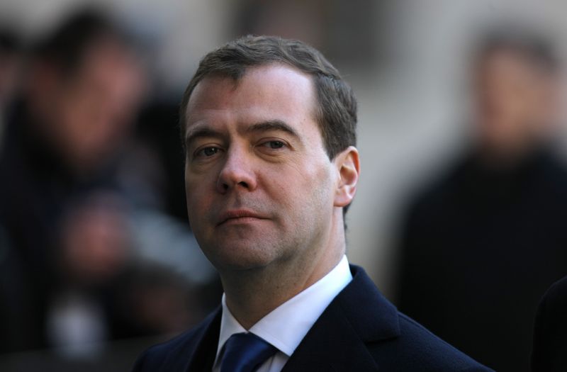 Ruský prezident Dmitrij Medveděv, který přiletěl do Prahy na oficiální návštěvu už ve středu večer, přijel ve čtvrtek dopoledne na Pražský hrad, aby se zde zúčastnil slavnostního oběda, ale také jednání se svým českým protějškem Václavem Klausem. (Foto: Karel Šanda) Ruský prezident Dmitrij Medveděv, který přiletěl do Prahy na oficiální návštěvu už ve středu večer, přijel ve čtvrtek dopoledne na Pražský hrad, aby se zde zúčastnil slavnostního oběda, ale také jednání se svým českým protějškem Václavem Klausem. (Foto: Karel Šanda)