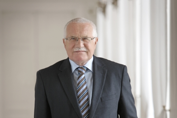 Klaus promluvil na přednášce i o vývoji v eurozóně. Klaus promluvil na přednášce i o vývoji v eurozóně.