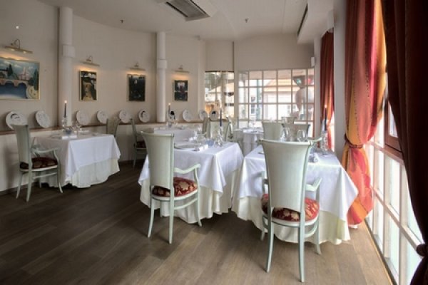 Restaurace hotelu Hoffmeister.