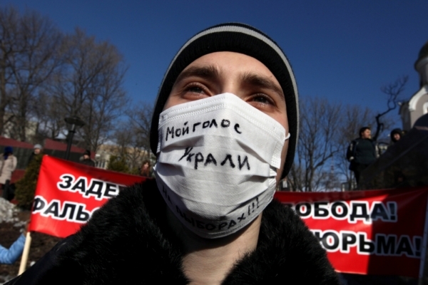 Demonstrace proti nedemokratickým volbám v Rusku.
