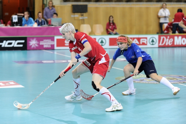 České florbalistky v semifinále mistrovství světa podlehly Finkám 0:6.