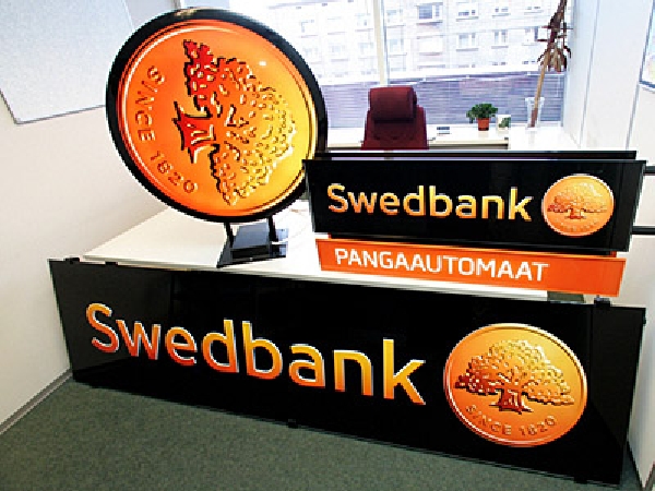 Swedbank má v Lotyšsku problémy.