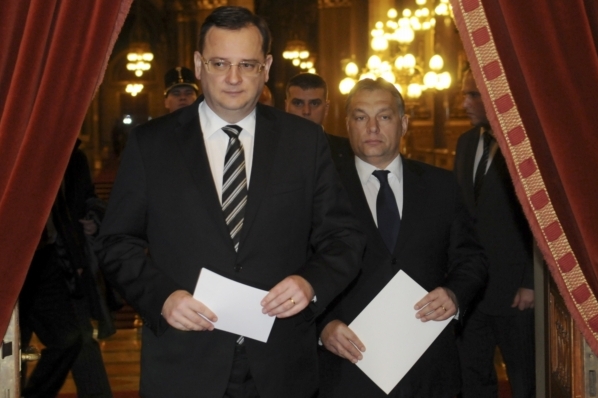 Petr Nečas s maďarským premiérem Viktorem Orbánem.