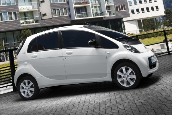 I elektromobily mají svá úskalí. Na ilustračním snímku Citroën C-Zero.