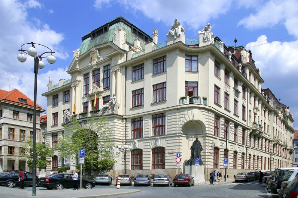 Magistrát si za poskytnutí informace naúčtoval 15 tisíc korun.