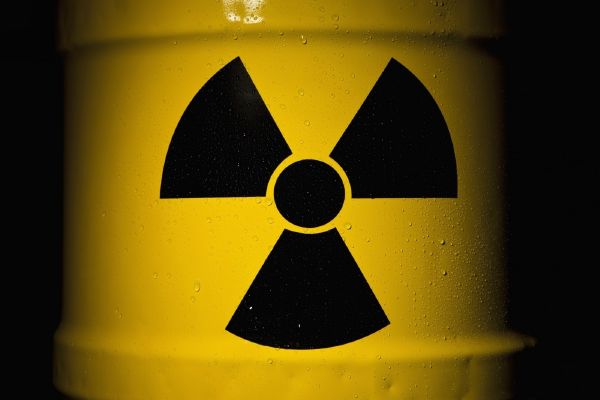 Ruští celnící zadrželi radioaktivní materiál mířící do Íránu (ilustrační foto).