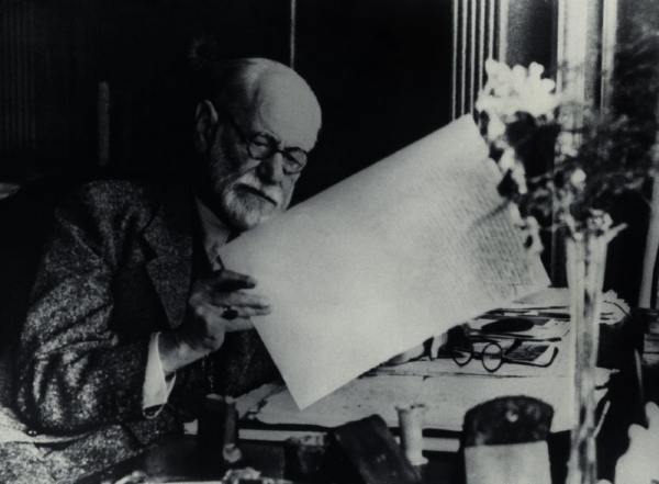 Sigmund Freud, slavný pradědeček George Loewensteina.
