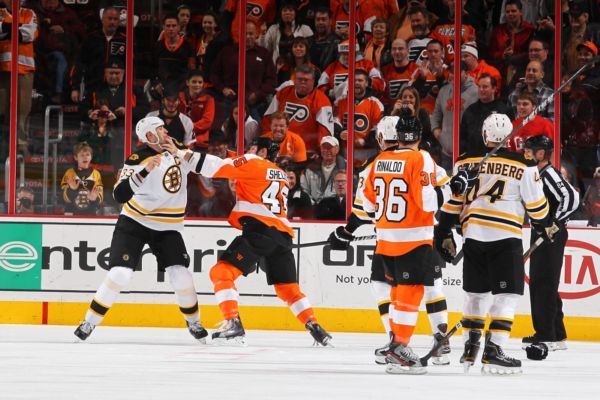 Vyostřený zápas mezi Philadelphií a Bostonem.