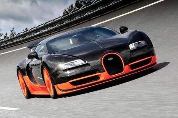 Sportovní verze Bugatti Veyron vládne nejrychlejším autům. 
