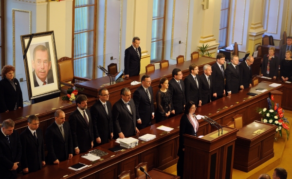 Poslanci v úterý uctili památku Václava Havla. Poslanci v úterý uctili památku Václava Havla.