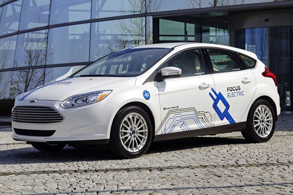 Elektrický Ford Focus dorazí k zákazníkům v polovině roku 2012.
