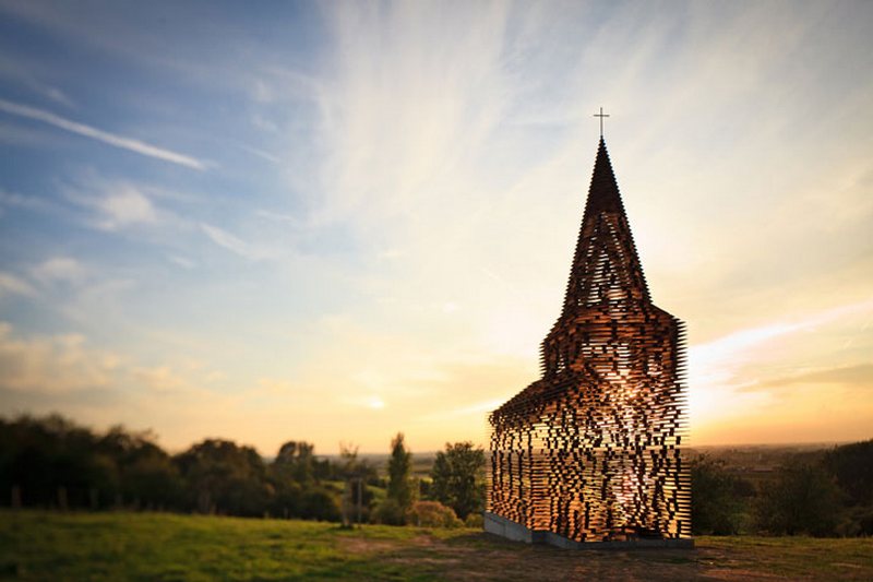Průhledný kostel, Belgie. 