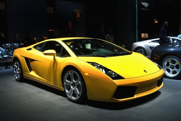 Američan vyhrál v soutěží lamborghini, krátce nato ho naboural (ilustrační foto).
